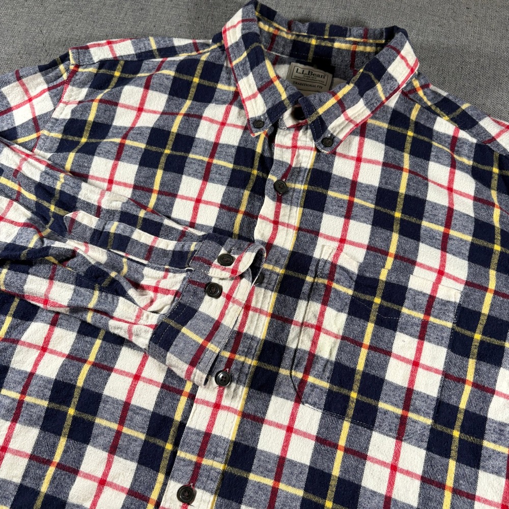 L.L. Bean Flannel Shirt Mens XL Blue Red Plaid Traditional Fit 228061‎ Midweight